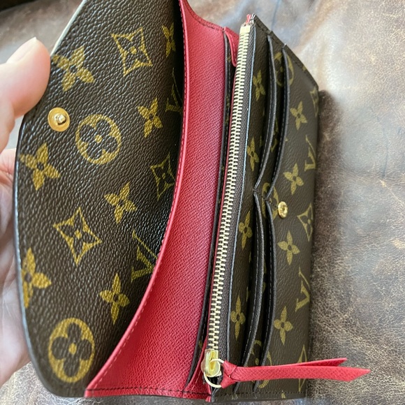 LIKE-NEW Louis Vuitton Monogram Emily Long Bifold Wallet. Date Code - CA3099 - Picture 2 of 16